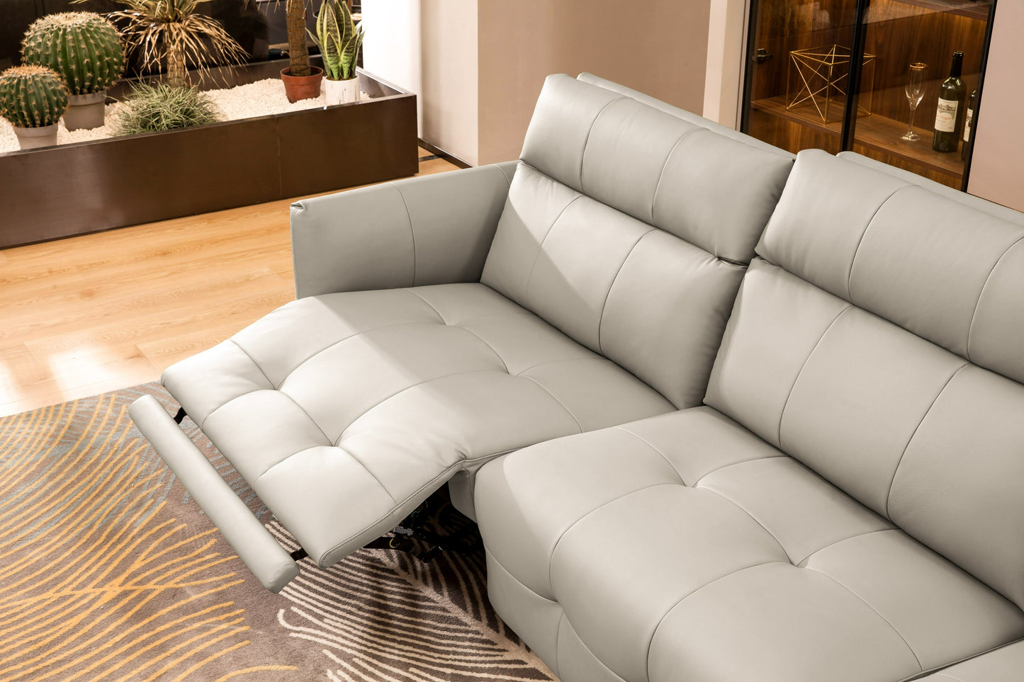 Divani Casa Joliet Modern Light Grey Leather 4-Seater Sofa w/ Two Recliners