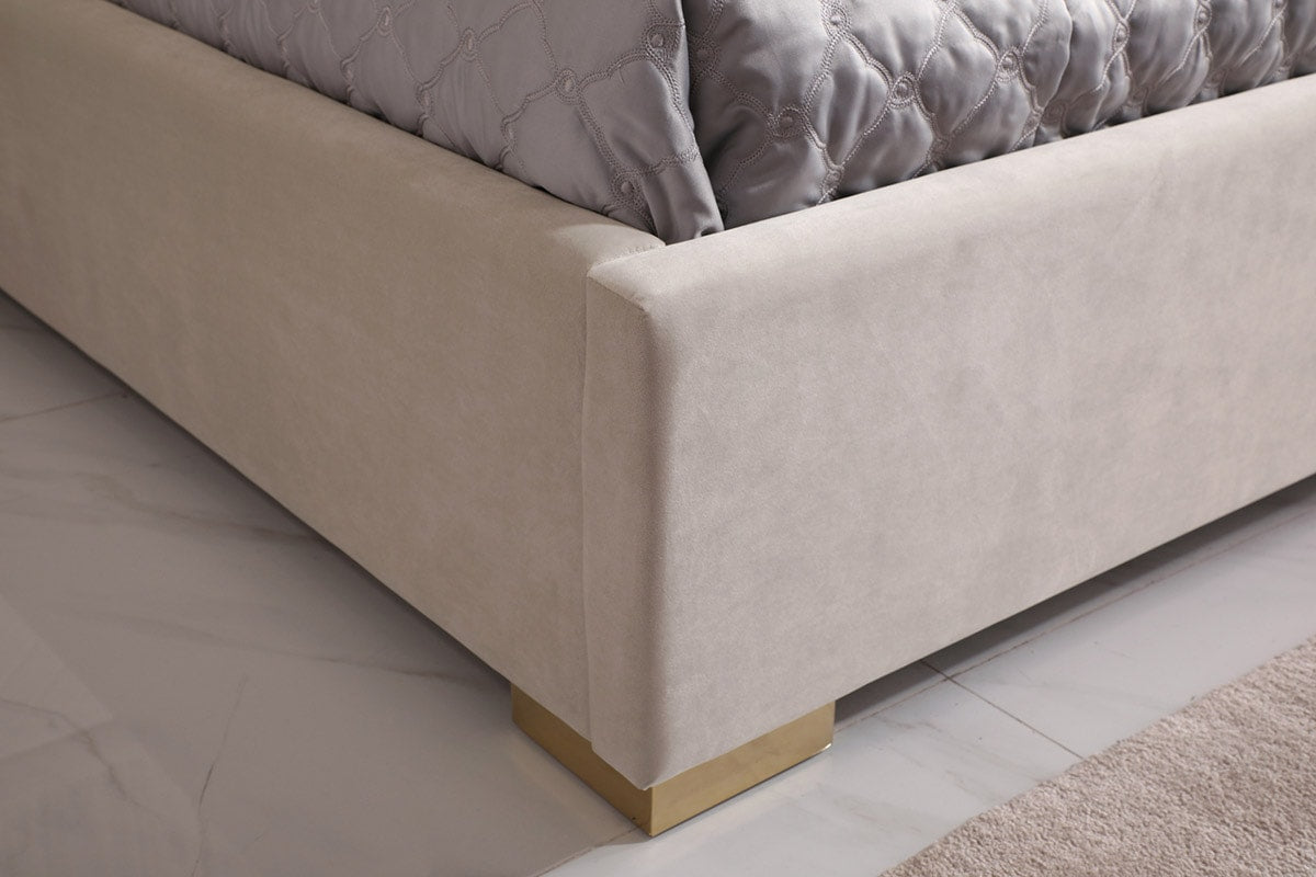 Modrest Corrico Off White Velvet Modern Bed