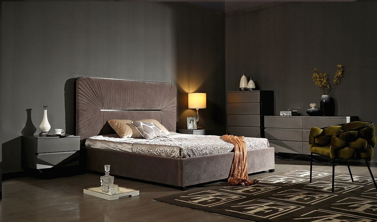 Modrest Duke Modern Grey Velvet and Black Gun Chrome Bedroom Set