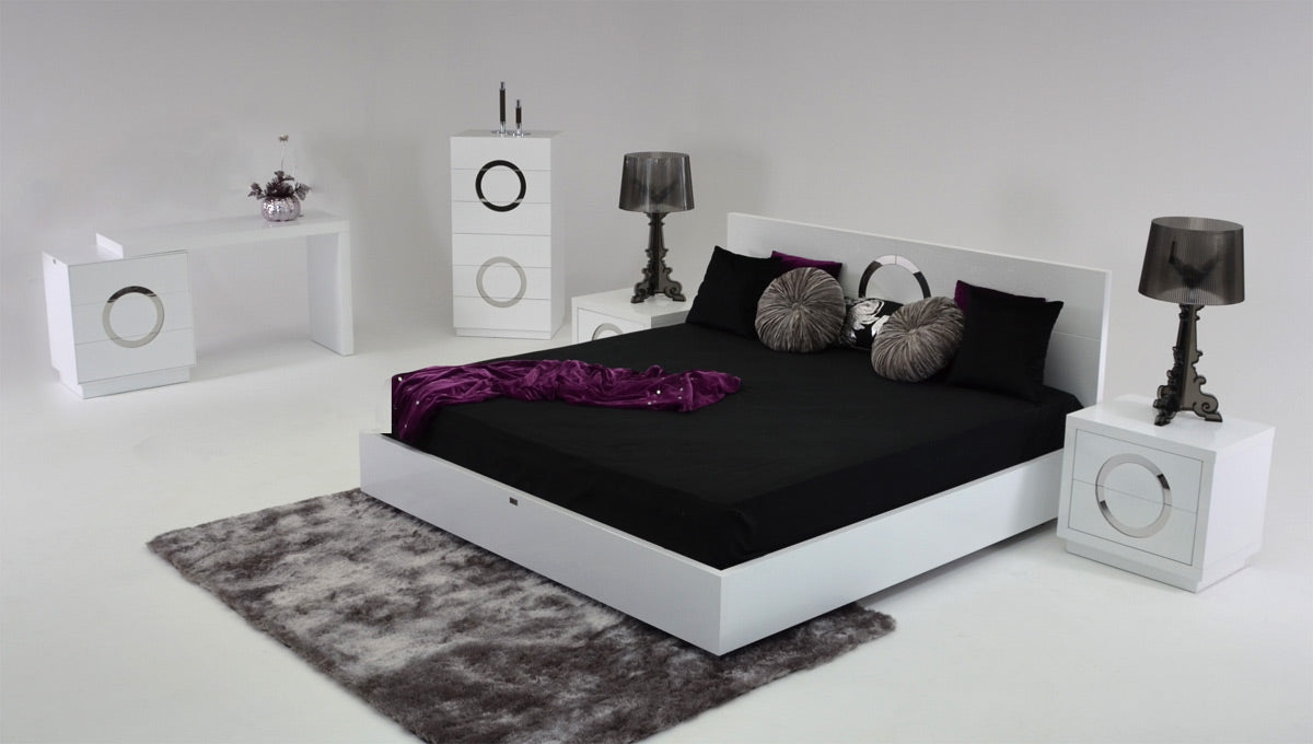 Ovidius Modern White Crocodile Lacquer Bed