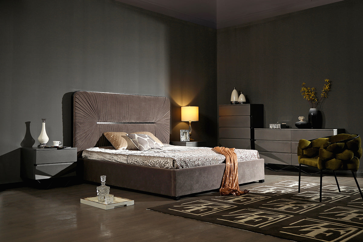 Modrest Duke Modern Grey Velvet and Black Gun Chrome Bed