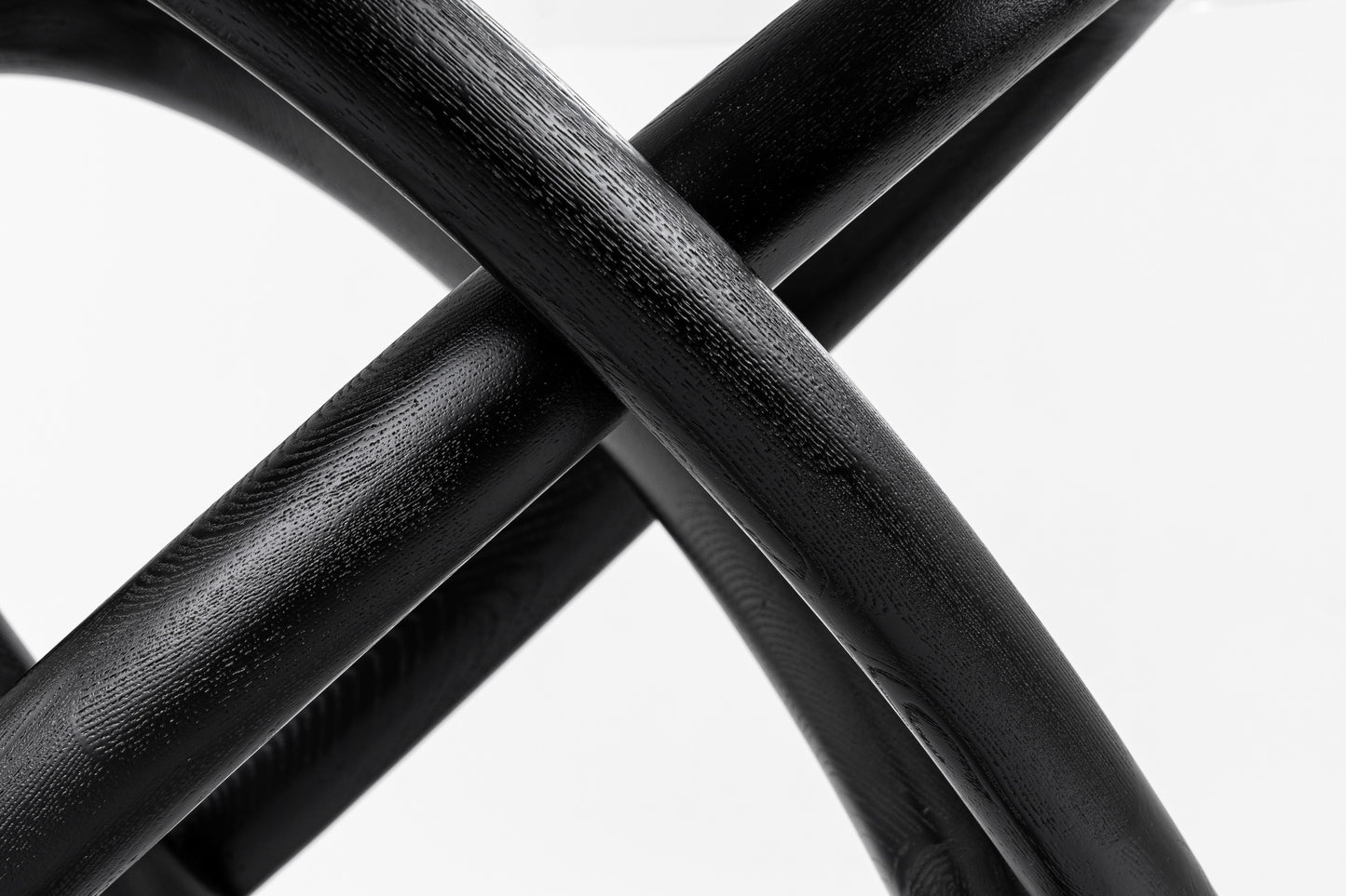 Modrest Mason Round Glass and Black Ash Dining Table