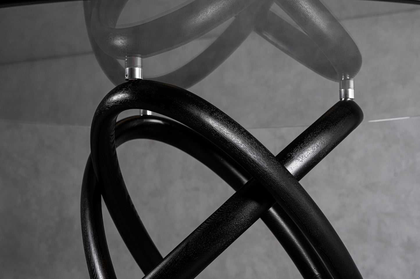 Modrest Mason Round Glass and Black Ash Dining Table