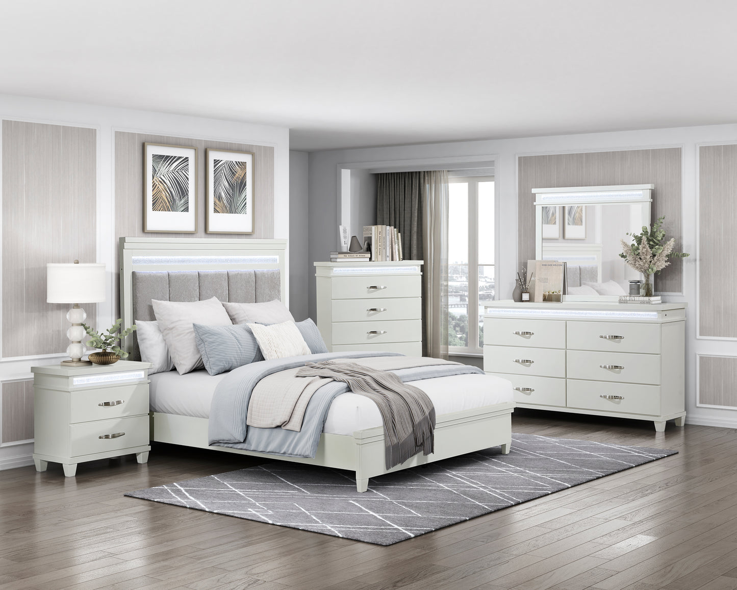Homelegance Chest in Exquisite Finish for Timeless Elegance and Functionality 1321-9