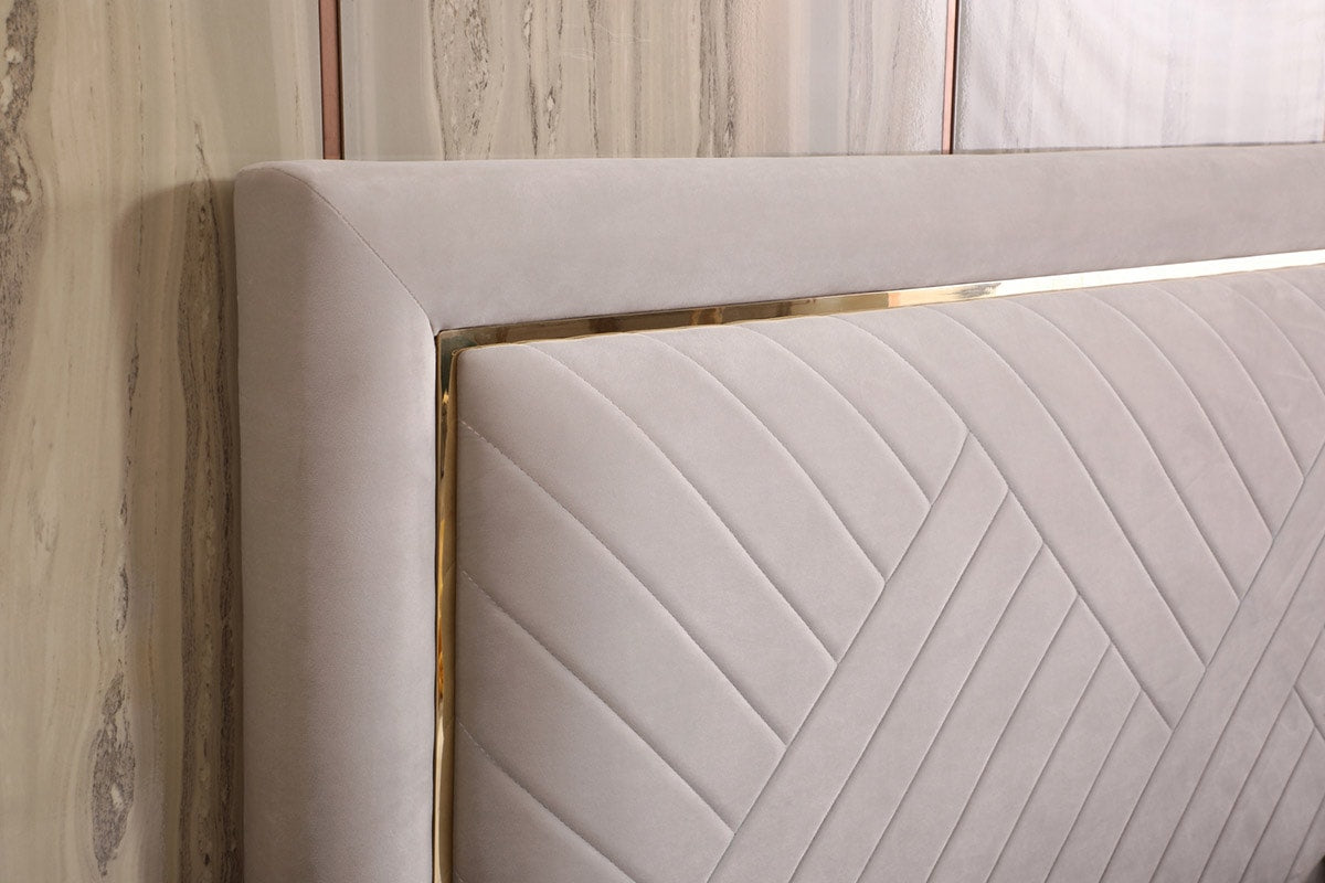 Modrest Corrico Off White Velvet Modern Bed