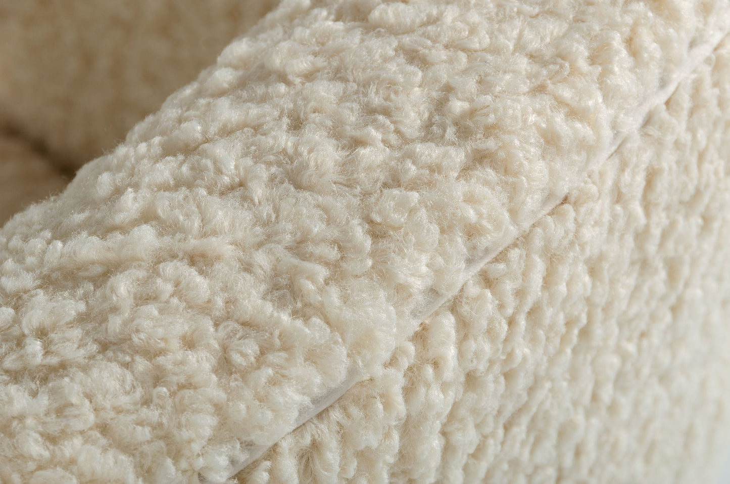 Modrest Altura Modern Faux Fur Lounge Chair