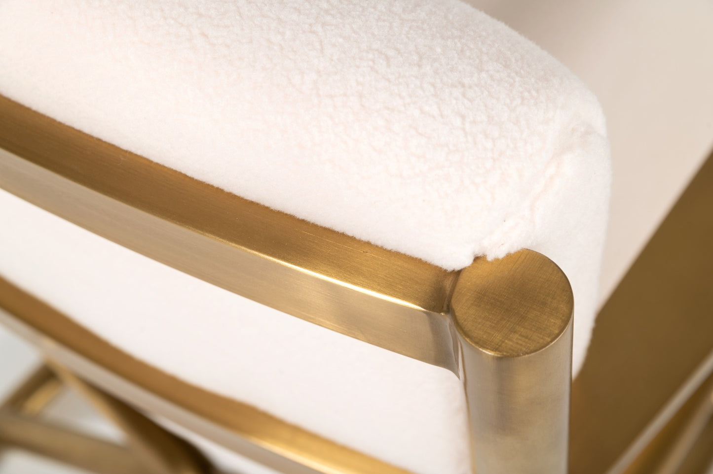 Modrest Haxtun Modern Cream Sherpa Accent Chair