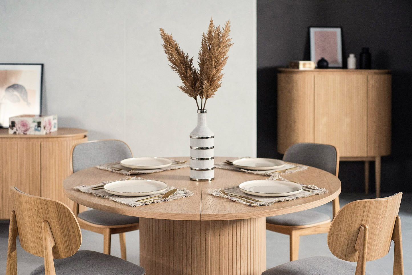 Modrest Miami Modern Natural Oak Round Dining Table With Extension