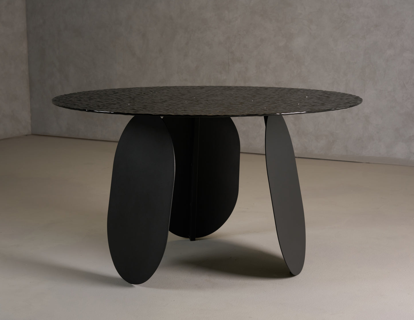Modrest Maxine Modern Hammered Grey Glass Round Dining Table